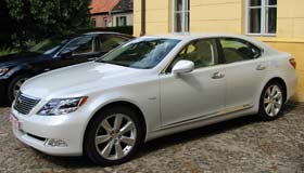 2007 Lexus LS 600h  review